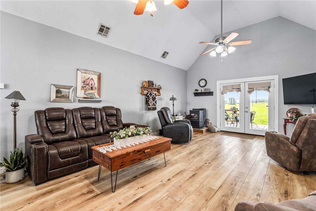 23-17-33-RURAL - Residential