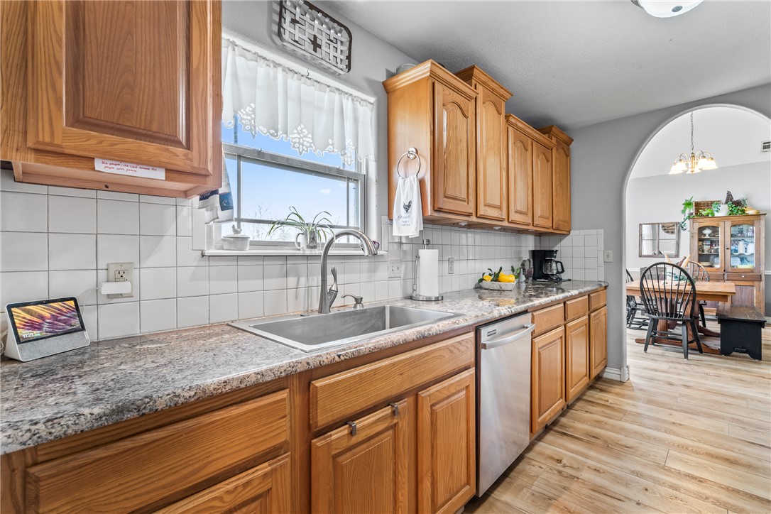 23-17-33-RURAL - Residential