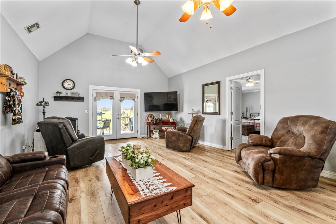 23-17-33-RURAL - Residential