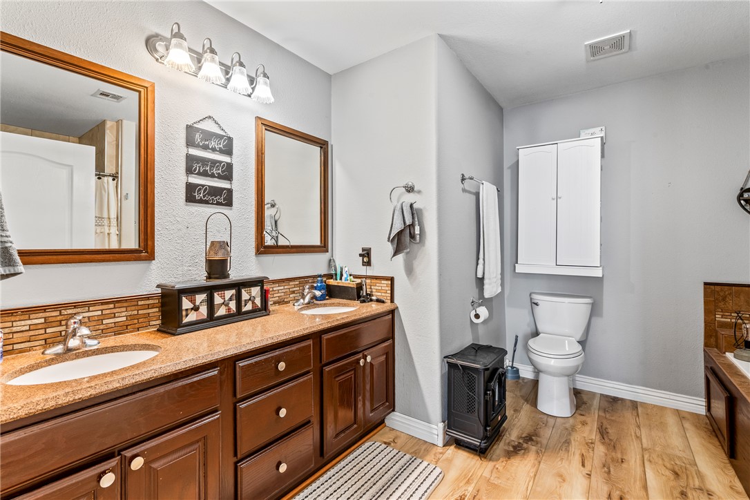 23-17-33-RURAL - Residential