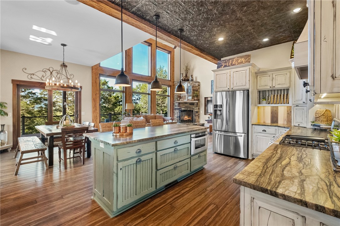 Oaks Landing On Table Rock Lake - Residential