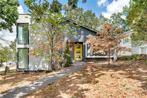 Photo of 524 W Adams Street, Fayetteville, AR 72701 (MLS # 1359945)