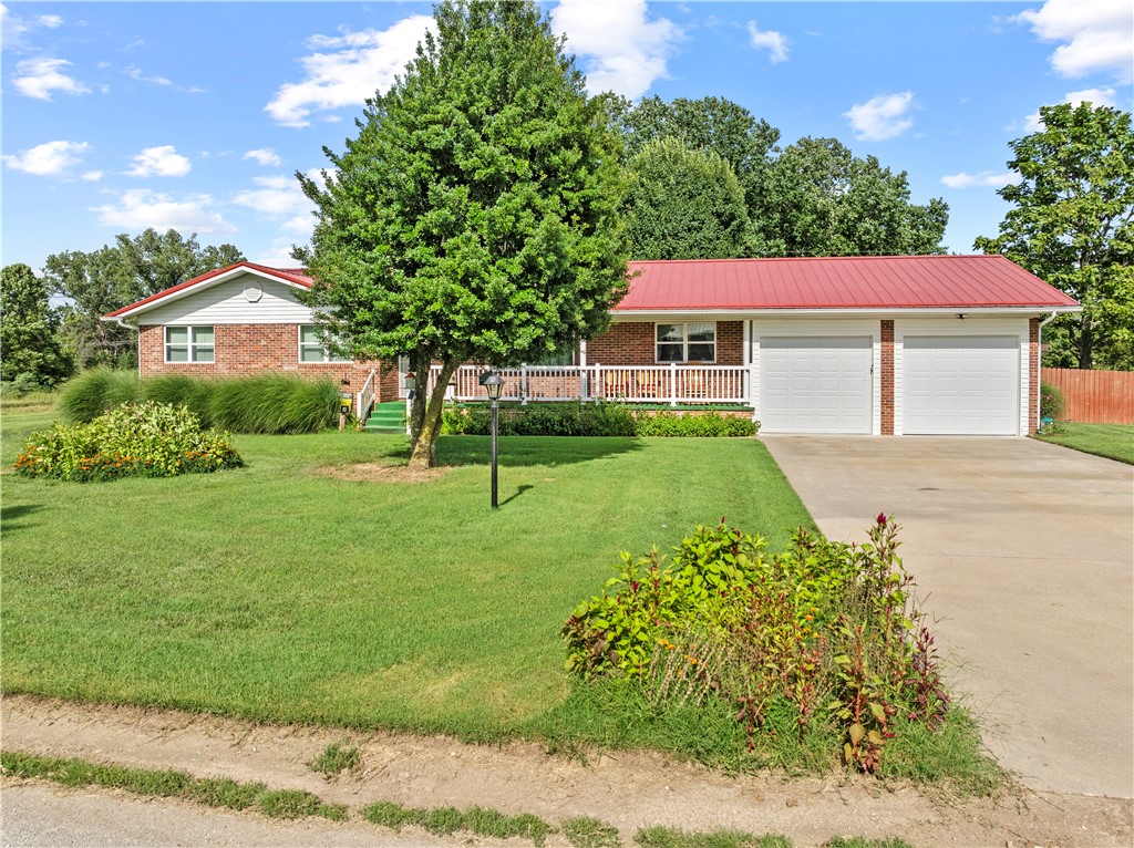 This well-kept 3-bedroom, 2-bath brick home offers 1,748 sq ft of living space on a 0.40-acre corner lot just outside of town.
Enjoy peace of mind with thoughtful updates, including a metal roof (4 years old), new gutters with leaf guard, upgraded electric, PEX plumbing, and new vinyl windows. The HVAC system is only 2 years old, making this home move-in ready and energy-efficient.
Step outside to relax on the 300 sq ft screened-in porchāperfect for enjoying fresh air without the bugs. The fenced backyard also features two handy storage buildings for all your tools or hobbies.
This home blends classic charm with modern updates, all in a convenient location just minutes from town. Schedule your showing today