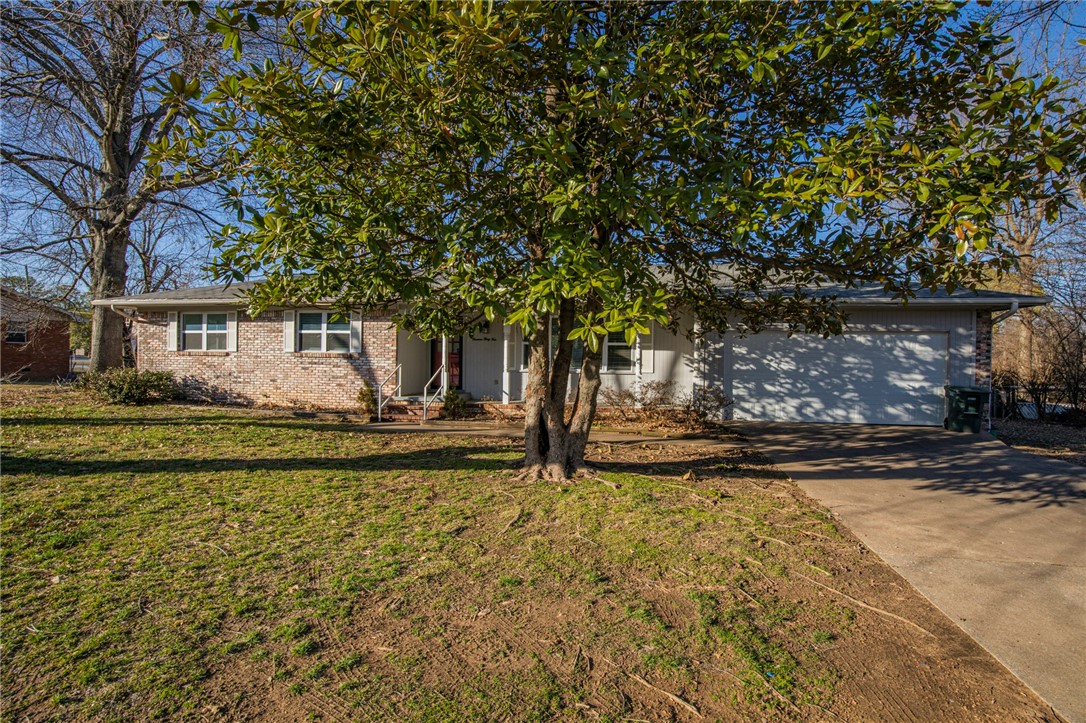 Welcome to one of Fayetteville's most beloved areas. Original character combined modern upgrades makes this the perfect house for you to call home. 3 Bed, 2 Bath, large living room leading into the open dining room and beautiful kitchen. New HVAC in 2020. Fresh paint in 2023. Fenced backyard with nice storage shed that is wired for power. Upscale renovations throughout. Don't miss this opportunity to secure style, location and affordability all in one purchase. Book your private showing today!