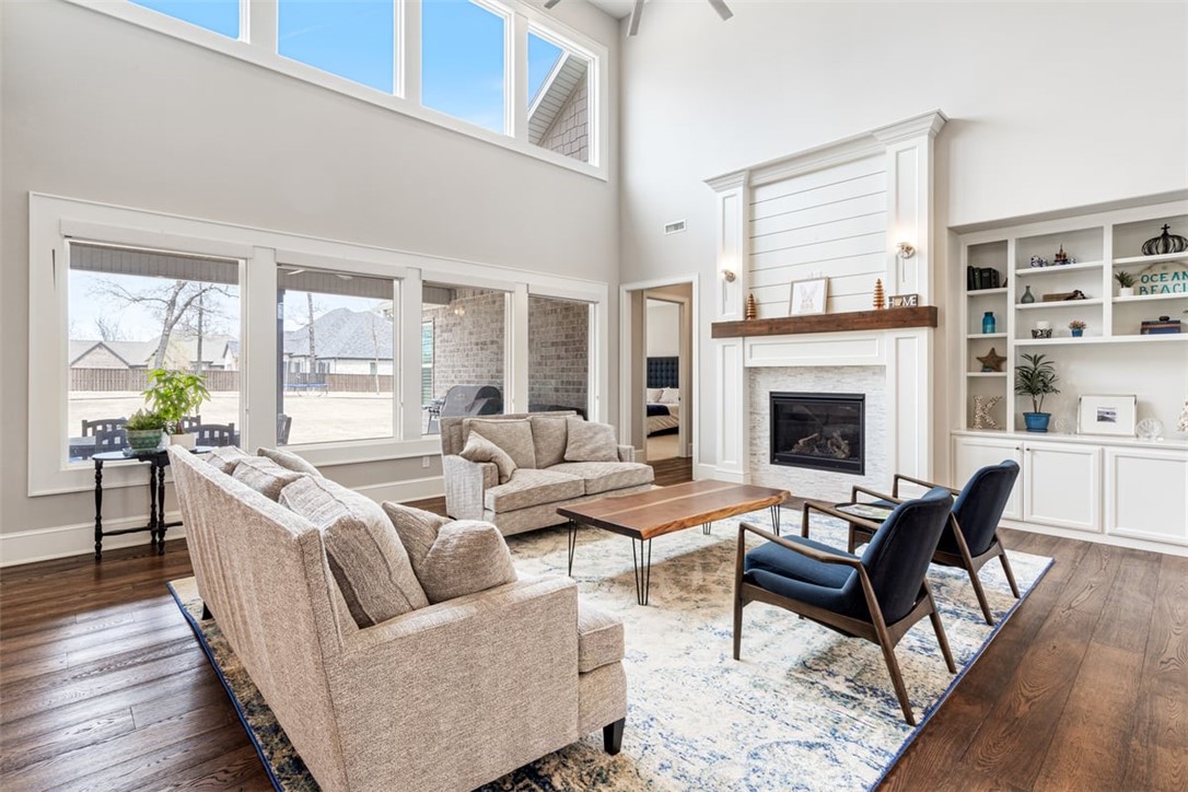 Oak Tree Centerton - Residential