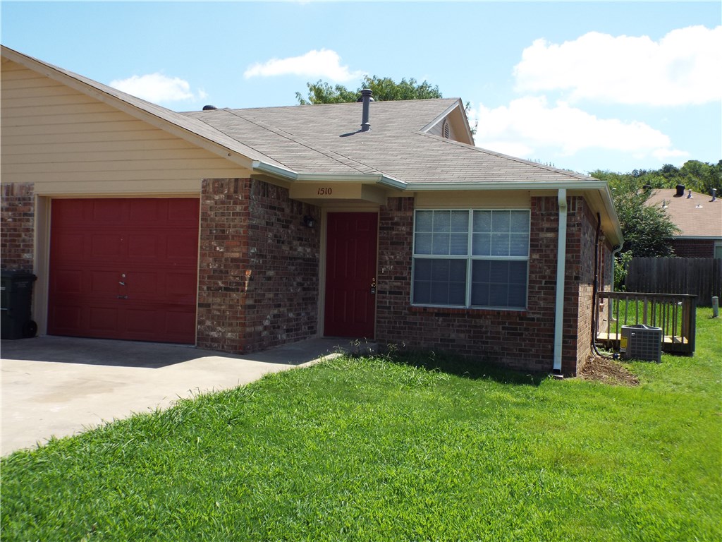 Great 2 bed & 2 bath duplex in Fayetteville. Close to the UofA. Lawn mowing included in rent. Appliances include refrigerator, electric oven/stove, dishwasher, washer, electric dryer, and sink/disposal. Single car garage w/ remote, natural gas heat and hot water, and 100 ft from Razorback Greenway Trail.