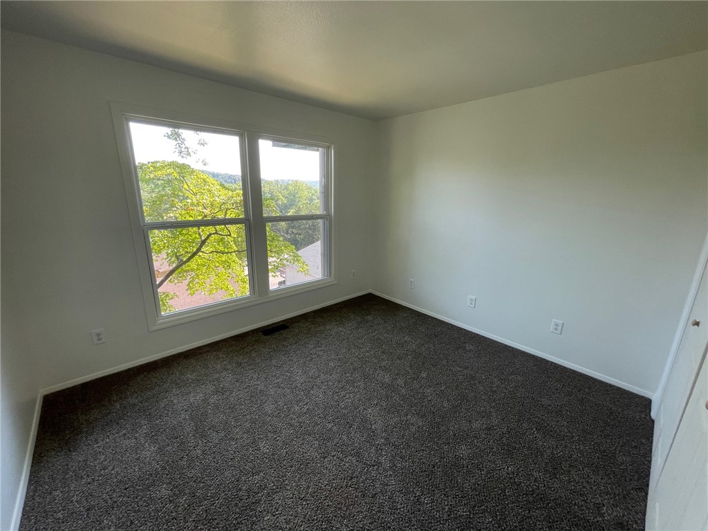 TOWNHOUSE TCT 3 A/K/A DRAKE CT-BVV - Residential Lease