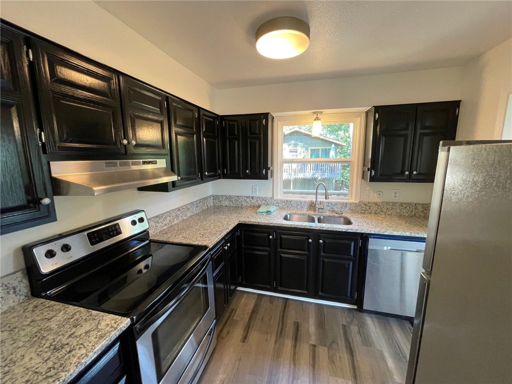 TOWNHOUSE TCT 3 A/K/A DRAKE CT-BVV - Residential Lease