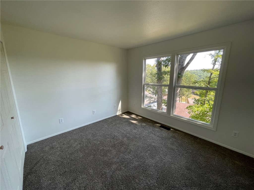 TOWNHOUSE TCT 3 A/K/A DRAKE CT-BVV - Residential Lease