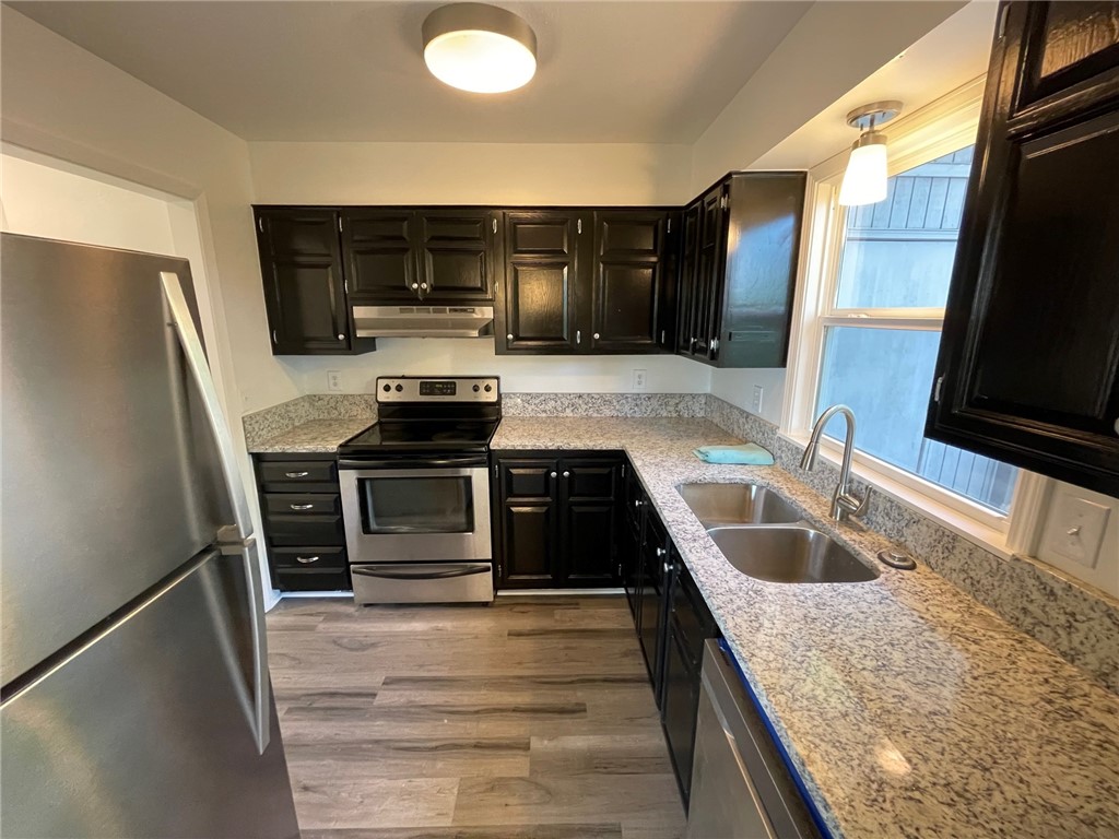 TOWNHOUSE TCT 3 A/K/A DRAKE CT-BVV - Residential Lease
