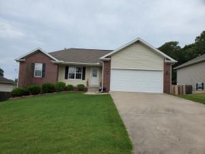 Lovely home in one of the most sought after subdivisions in Harrison. The home has 4 bedrooms, could have 5th, and 3 full baths. Also has workshop/storage area with pull up door. If your family needs bedrooms and space, this is the home for you. Backyard is fenced and easy to keep.