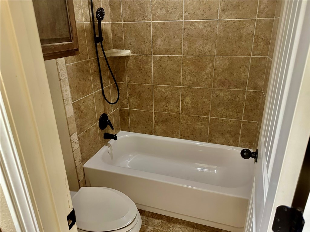 Biltmore Sub Rogers - Residential Lease