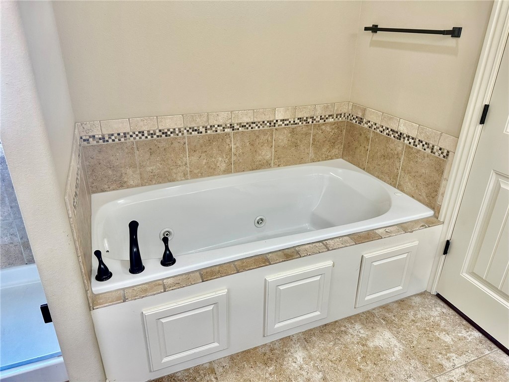 Biltmore Sub Rogers - Residential Lease