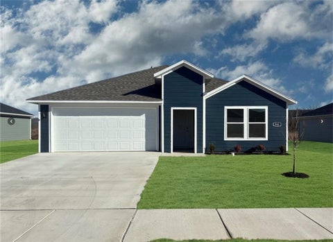 Photo of 550 Riggs Street, Prairie Grove, AR 72753 (MLS # 1360212)