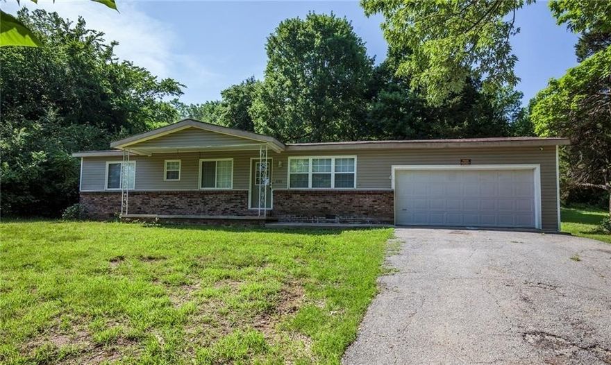 Close to University of Arkansas. Development potential.  Property is surrounded by many businesses.