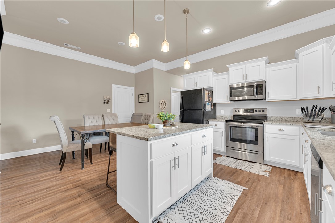 MOUNTAIN VIEW ESTATES S/D - Residential
