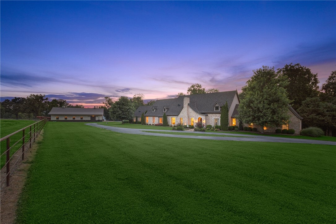 9515 Nomad Road