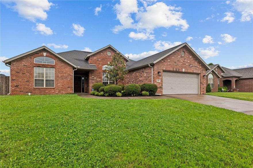 Fantastic Fayetteville School District location only 10 minutes from the University of Arkansas. Rare 4 Bedroom, so hard to find in this price point and in this quality neighborhood.  Open floor plan with multiple layout options, cozy fireplace for those cool NWA nights.
Large backyard with raised garden beds ready for the green thumb in your family. Updated appliances, tankless water heater for endless hot water, Home Security System and smart thermostat.  Full brick home for low maintenance exterior and peace of mind.
There's an old saying in real estate, "You don't just buy the house, you buy the location."  Don't miss this fantastic opportunity.