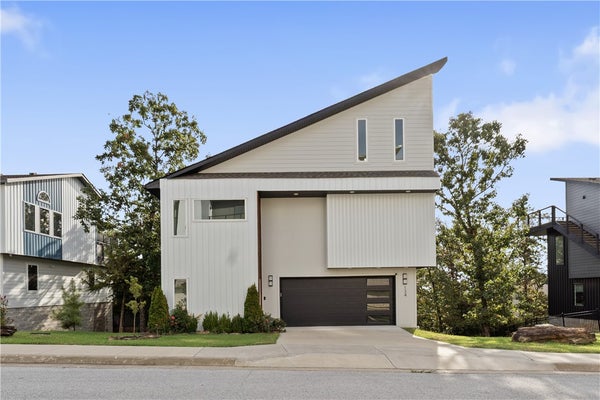 134 S PADDOCK LOOP, FAYETTEVILLE, AR 72701 - Image e5dd4cf62e04c5c8a18b33bd0846d2ba/669350684