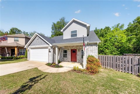 Photo of 364 Kinniburgh Drive, Farmington, AR 72730 (MLS # 1343843)
