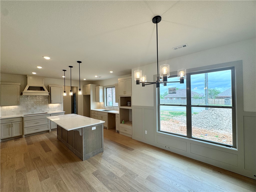 Lexington Sub Rogers - Residential