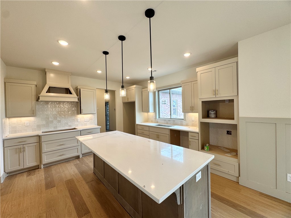 Lexington Sub Rogers - Residential