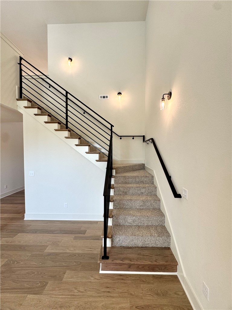 Lexington Sub Rogers - Residential