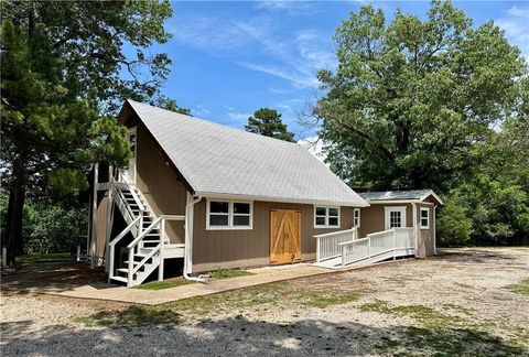 Photo of 426 Van Buren, Eureka Springs, AR 72632 (MLS # 1343320)