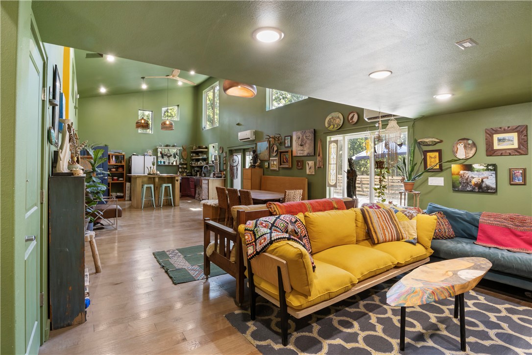 27-16-30 FAYETTEVILLE OUTLOTS - Residential