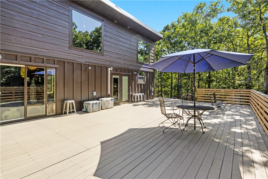 27-16-30 FAYETTEVILLE OUTLOTS - Residential
