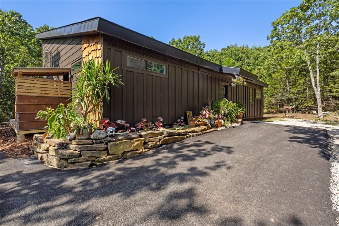 27-16-30 FAYETTEVILLE OUTLOTS - Residential