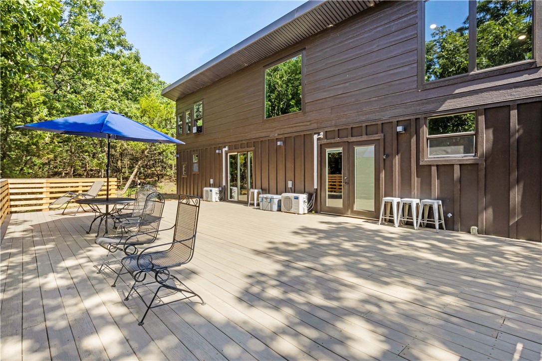 27-16-30 FAYETTEVILLE OUTLOTS - Residential