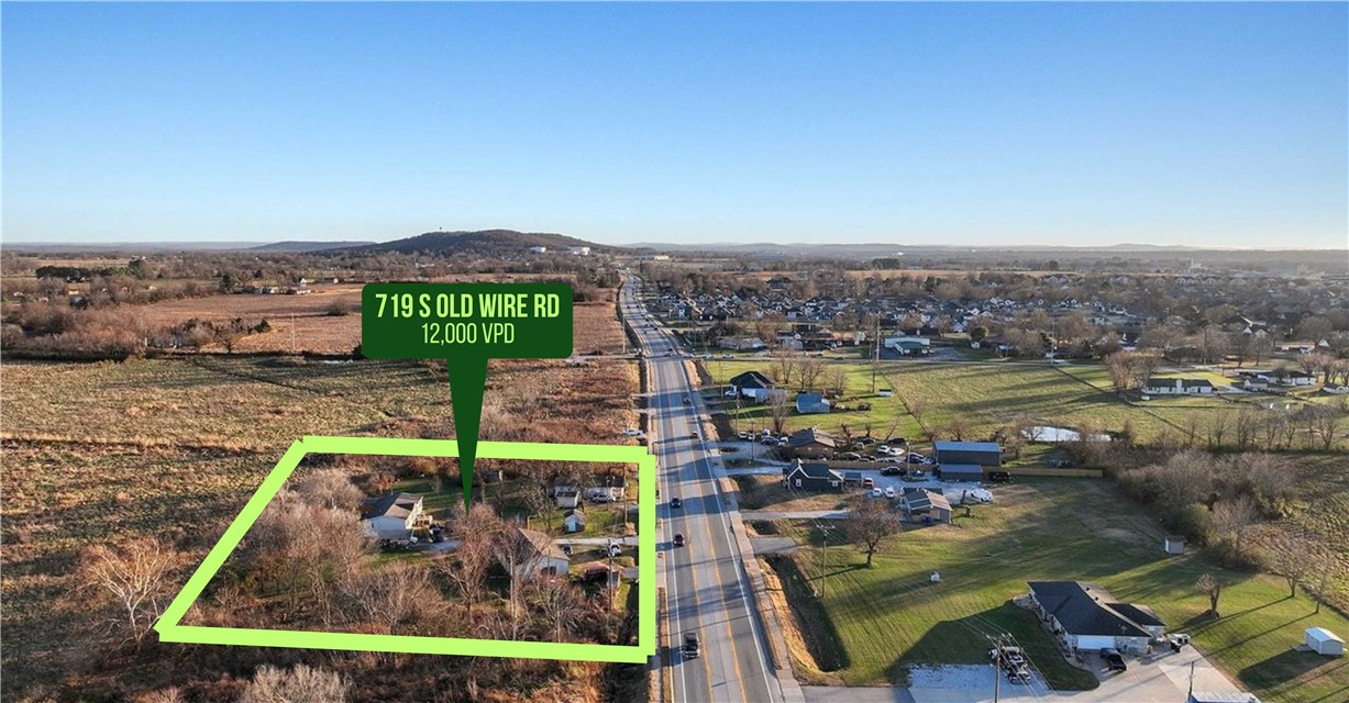 Photo 1 of 18 — 719 Old Wire Road, Lowell, AR 72745