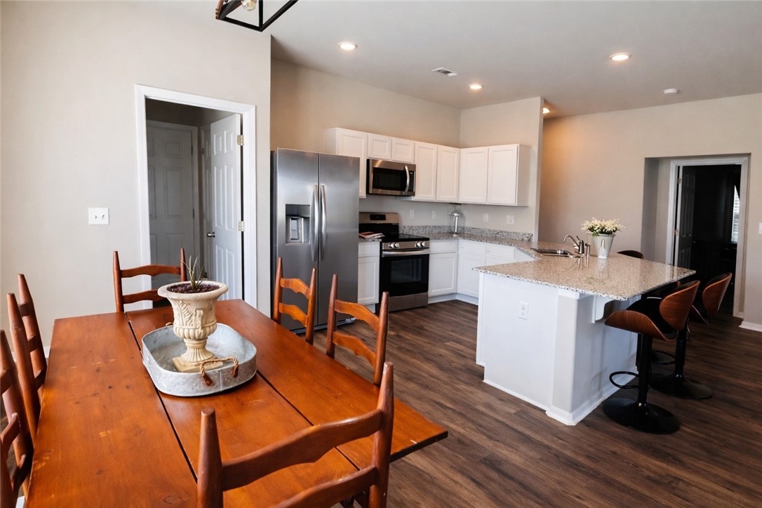 WALNUT HILL SUB PH III-PEA RIDGE - Residential