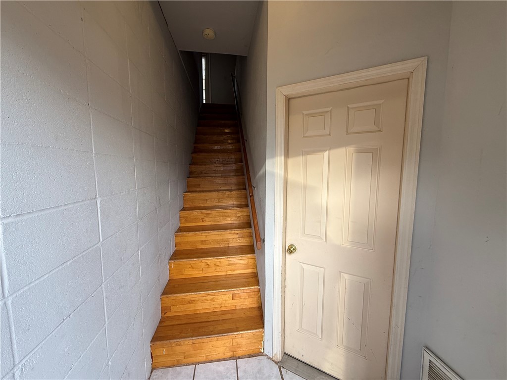 - - Residential Lease