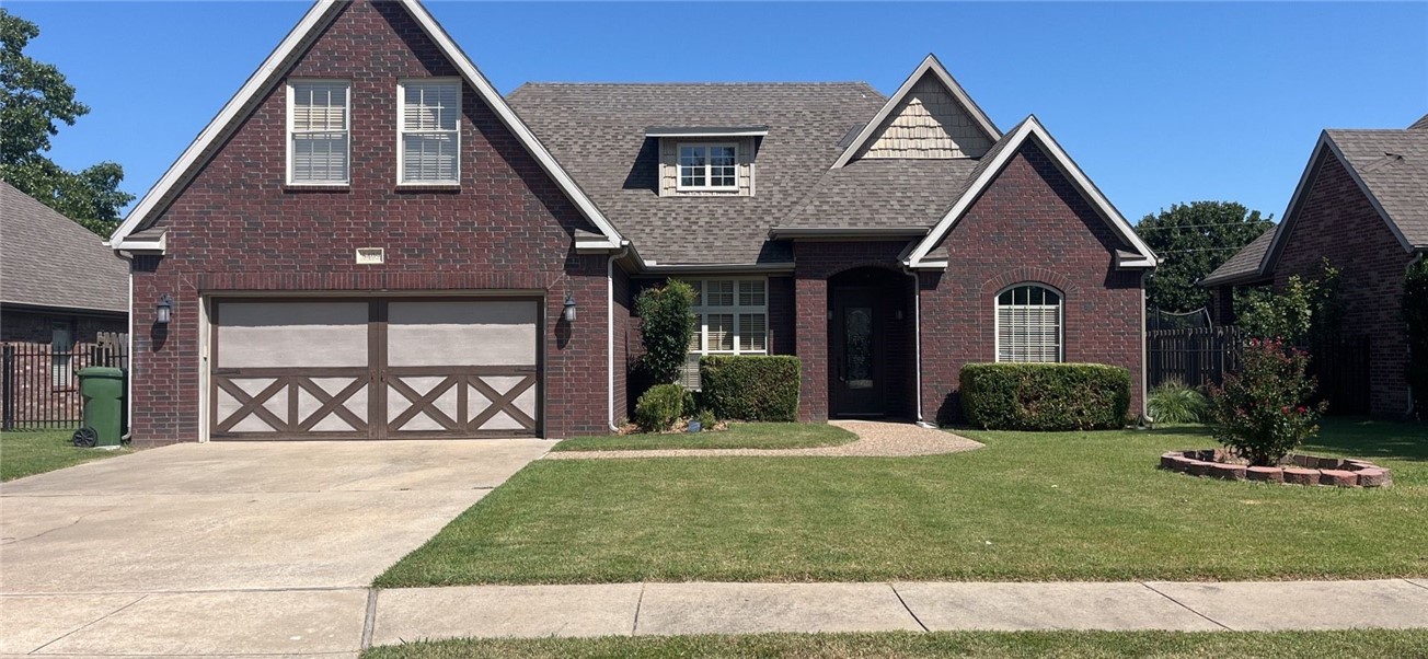 Bentonville school district Hearthstone Subdivision! Beautiful well maintained home with granite in kitchen, crown molding, open floor plan. Eat in kitchen, formal dining room and office. Plenty of walk in closets and storage. Convenient to Promenade Mall, Walmart Amp and I-49. No pets. Owner is maintaining lawncare May-October. Refrigerator, washer/dryer provided.