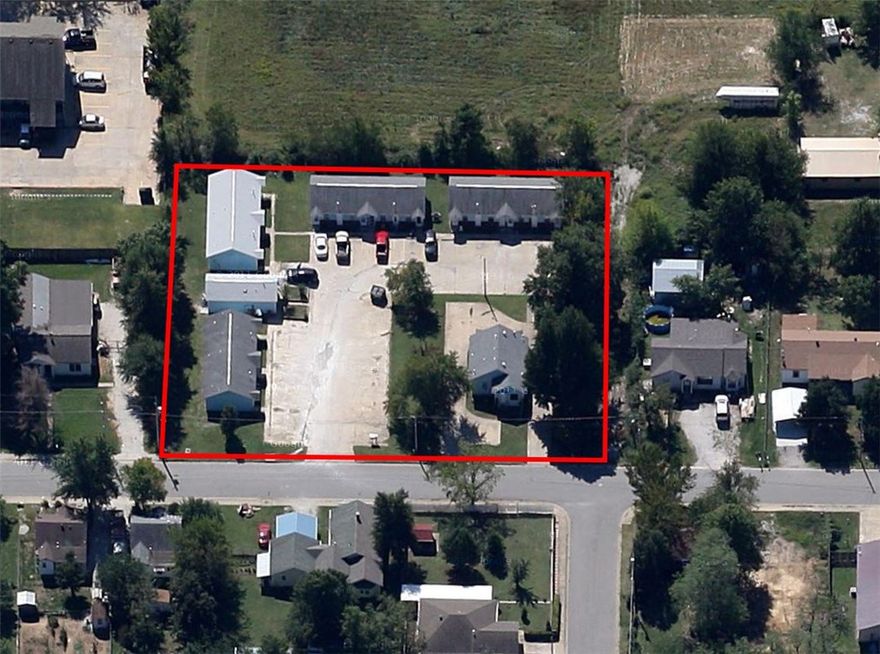 20 unit Multi family property For Sale in an opportunity zone designated area.  Less than 1 mile from Downtown Springdale and one block from the Razorback Greenway Trail.  Completely renovated in 2016 with new cabinets, flooring, appliances and fixtures.  Exterior are Hardy Board and Brick. New roofs for all 6 buildings.