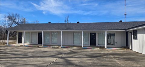 Photo of 911 N Walton Boulevard B #B, Bentonville, AR 72712 (MLS # 1336269)