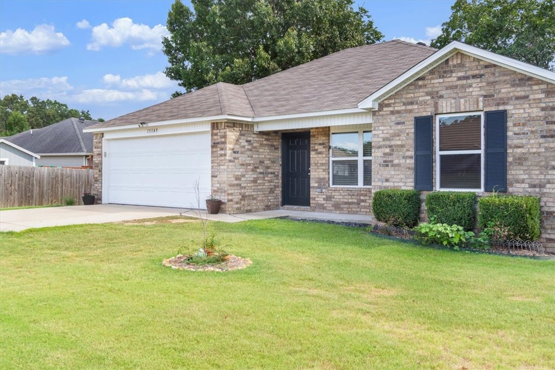 4-BEDROOM HOUSE THAT WILL FINANCE. Oversized .28 acre lot with big open field behind for recreation or "space." Your neighbors will not be right on top of you. Home is only 6 years old and qualifies for VA, RD, FHA, conventional. All electric, split floor plan, back deck off kitchen, large primary bedroom with walk-in closet. Eat-in kitchen with room for large dining table if desired. What we love best about this property is the country feel not too far out. Backyard deck has gorgeous view of valley to the southwest. 10 minutes from Two Rivers Edge public access, Beaver Lake. Aggressive pricing.