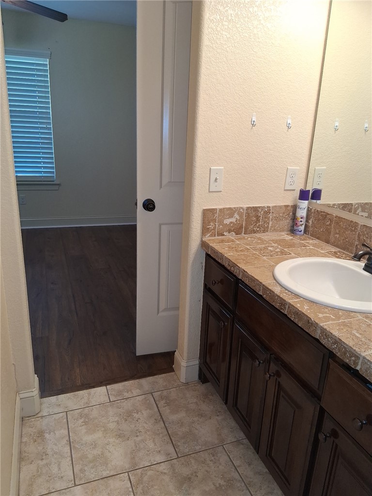 Mountain Ranch S/D Phase 1 - Residential Lease