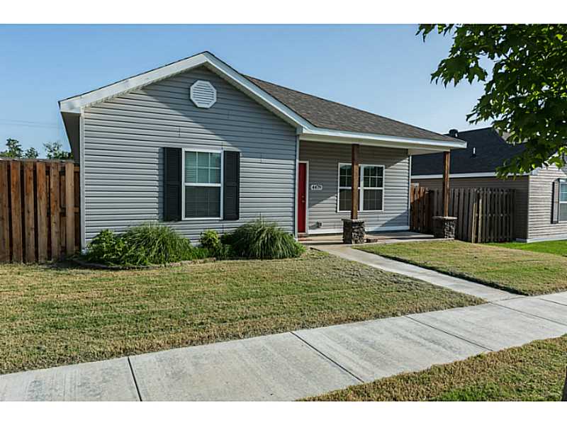 3 bedroom, 2 bath, 2 car garage. Granite counter tops. All appliances included.