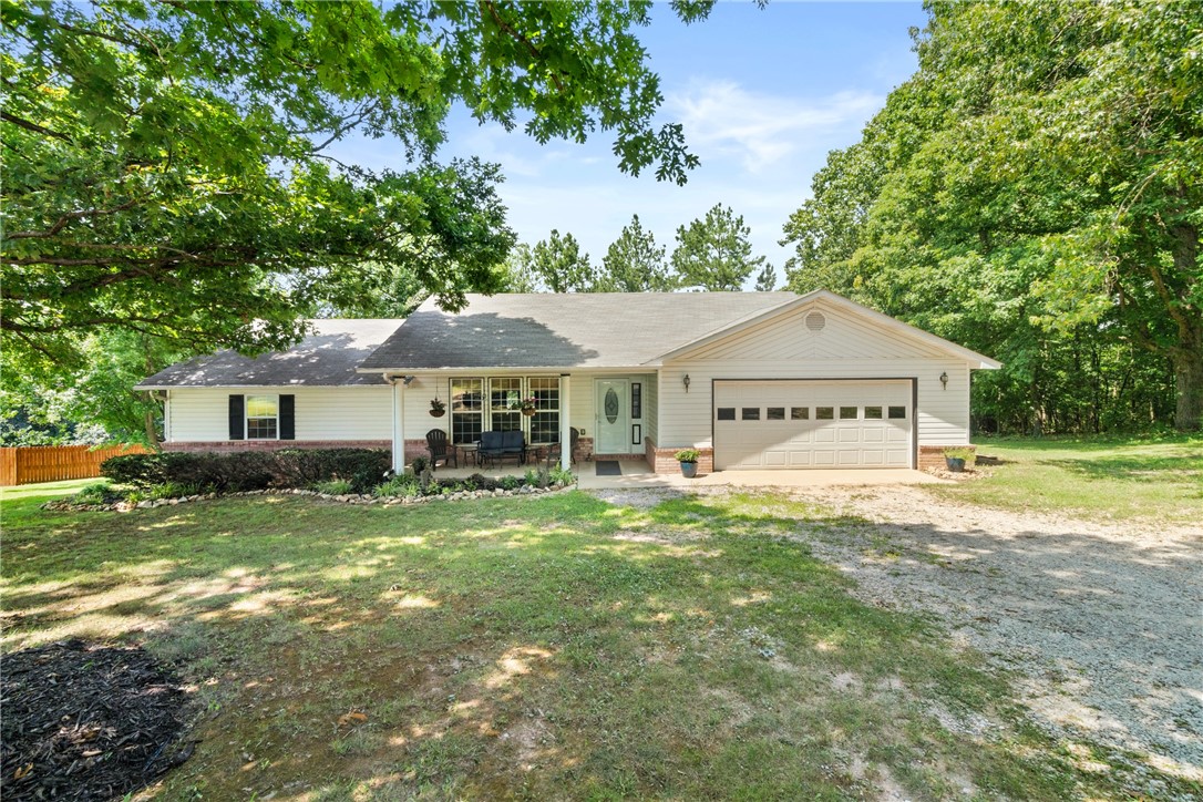 This charming 3 bed 2 bath home features an open concept floor plan with an eat-in kitchen that is perfect for casual dining. The living room features vaulted ceiling and loaded with nature light. Walk outside and you'll find an open deck that is perfect for family cookouts and gatherings during the summer and spring time. The mature trees in backyard add shade and privacy.
*Please note supplement sheet attached.