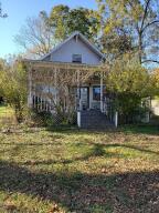 Nice home conveniently located to everything!