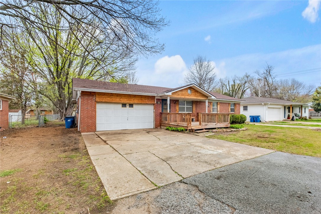 Nestled in the heart of Bentonville, this delightful 3 bedroom, 2 bathroom home is next to/in vibrant downtown Bentonville. Spanning 1,349 square feet. Experience the best of Bentonville with downtown's eclectic mix of shops, restaurants, and cultural attractions within easy walking distance. Boasting three bedrooms and two full bathrooms, this home offers ample space for relaxation and rejuvenation. While in need of a little TLC, this home presents the perfect opportunity for creativity. Bentonville, a city known for its welcoming atmosphere and rich cultural scene. This property is ideal for anyone looking to capitalize on a fantastic location while having the freedom to customize their living space. Whether you're a first-time homebuyer, a savvy investor, or someone looking to create their perfect abode, this home offers the foundation to build your future in Bentonville. Don't miss out on the chance to own a piece of Bentonville's sought-after real estate market.