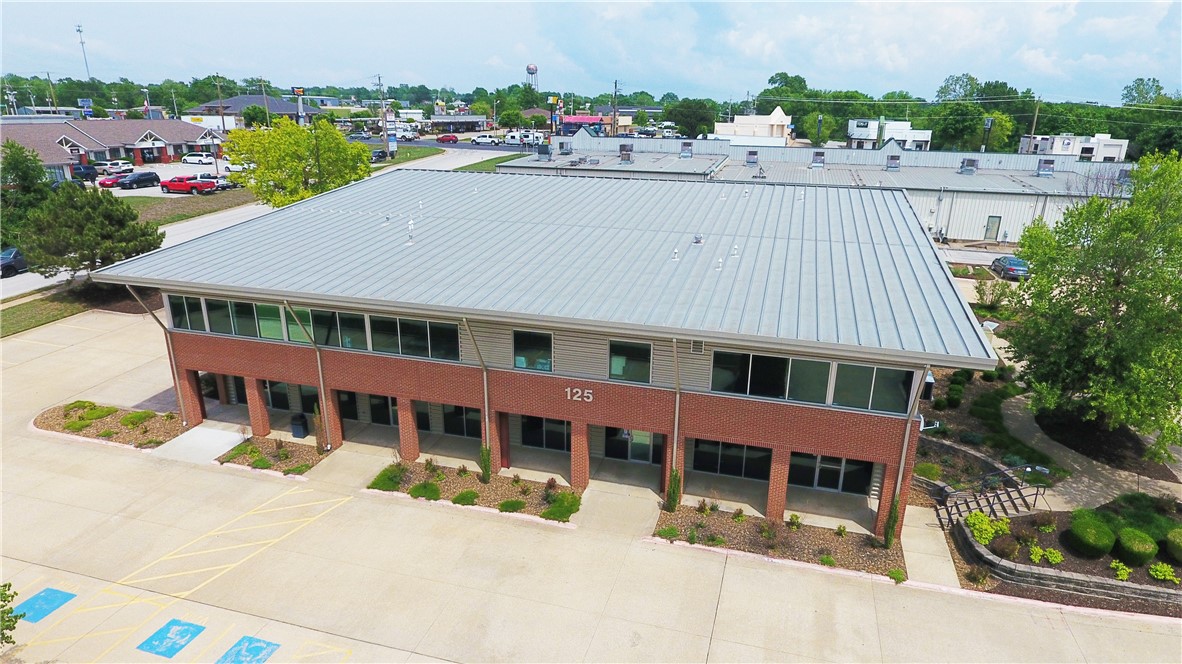 Showing By Appt Only M-F 8 am to 4 pm. 48-hour notice Required.
Built in 2003, this two-level office building has four total suites with three smaller suites on the upper-level and one larger suite on the lower portion of the building. The building has an abundant amount of parking and the current layout of the building allows for separate leasing opportunities. The property is near the W Monroe Avenue and Highway 71B intersection and is convenient to retail amenities.