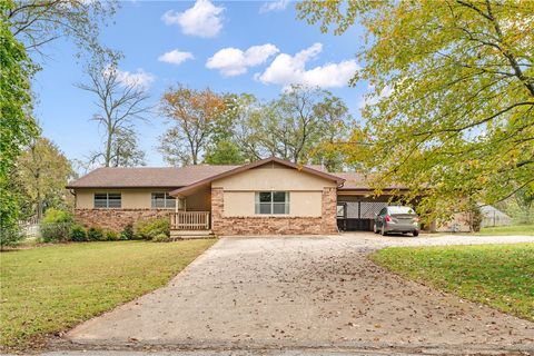 Photo of 14248 Lake Forrest Heights Road, Siloam Springs, AR 72761 (MLS # 1326408)