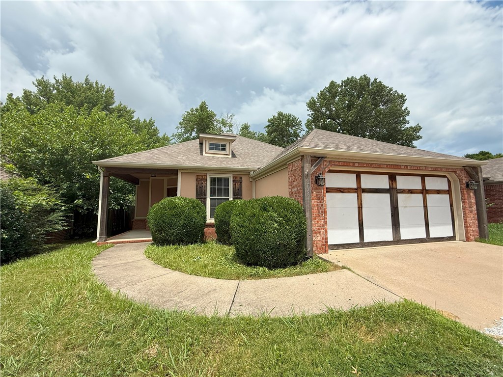 Ready to move in is this 3 bedroom 2 bath PLUS an office in the heart of Fayetteville, right around the corner from College Ave, this home features an open layout with an eat-in-kitchen, fireplace, high ceilings and built in shelves. Enjoy a spacious master suite with a walk-in-shower and whirlpool tub. Come see it today!