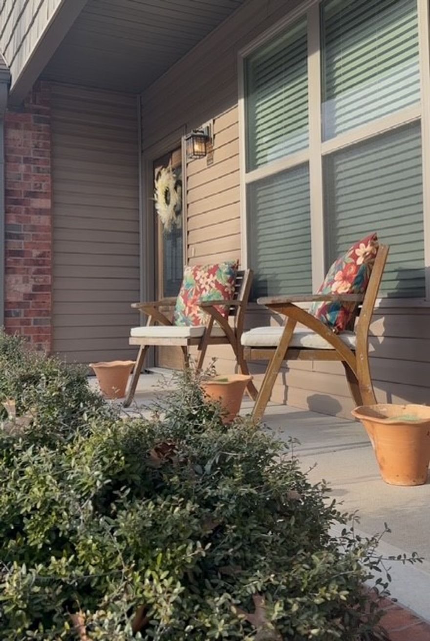 Looking for a 2-bed home in Bella Vista with easy I-49 access and wooded views? This 2020-built home offers a low-maintenance lifestyle with a nature backdrop just minutes from it all.
Set on a .27-acre lot that backs up to green space, this 1,065 square foot home features 2 bedrooms, 1.5 baths, and a single-car garage. The gravel yard means more weekends spent relaxing and less time on upkeep. Inside, enjoy open-concept living with modern finishes and plenty of natural light. Whether you're looking for a starter home, weekend escape, or investment property, this one delivers comfort and location.
Located in the Gravette school district and easily accessible to the I-49 bypass, you're just minutes from trails, lakes, golf, and the heart of Bella Vista. The wooded backdrop provides privacy and a seasonal green view, making the backyard feel like a private retreat. 

Available just in time for spring!!