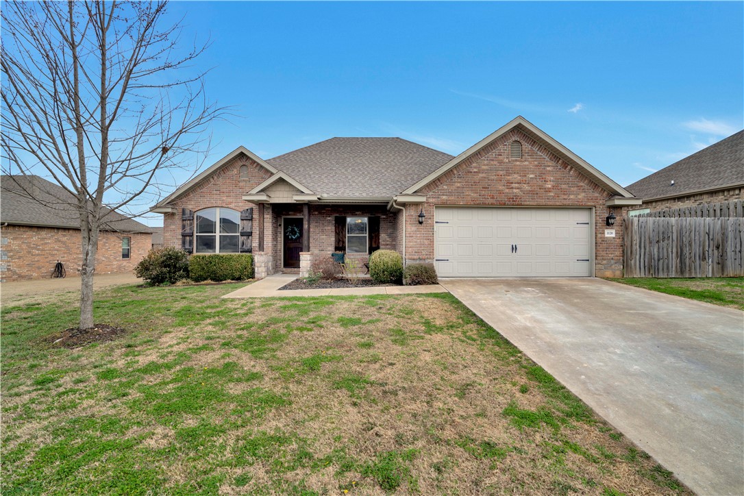 Donāt miss out on this beautiful home that is in immaculate condition. The living and kitchen area is filled with natural light creating a warm and inviting atmosphere. Enjoy the spacious master bedroom with a great oversized walk-in closet that will not disappoint. With warmer weather just around the corner step onto the expansive patio where you can relax and entertain with friends and family. This home offers the perfect blend of comfort and charm.