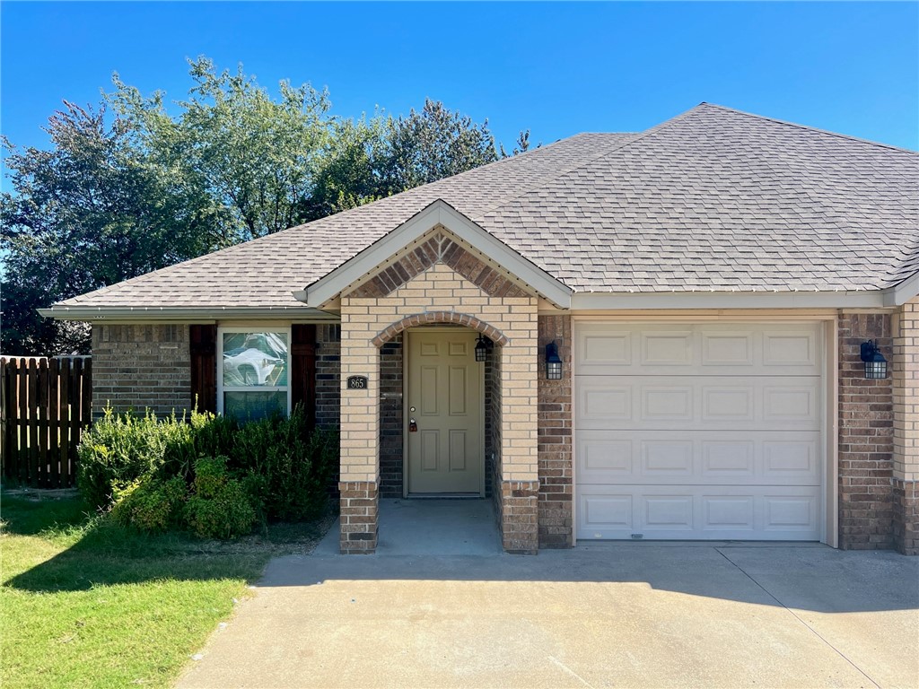 Nice duplex in Centerton. Home features 3 bedrooms, 2 full bathrooms, a car garage, vinyl wood floors throughout, fridge, and small fenced in patio area for privacy and grilling.
